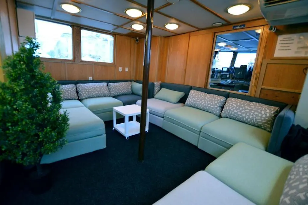 Botel Hotellilaiva Muikku/Hotel Boat Muikku Helsinki